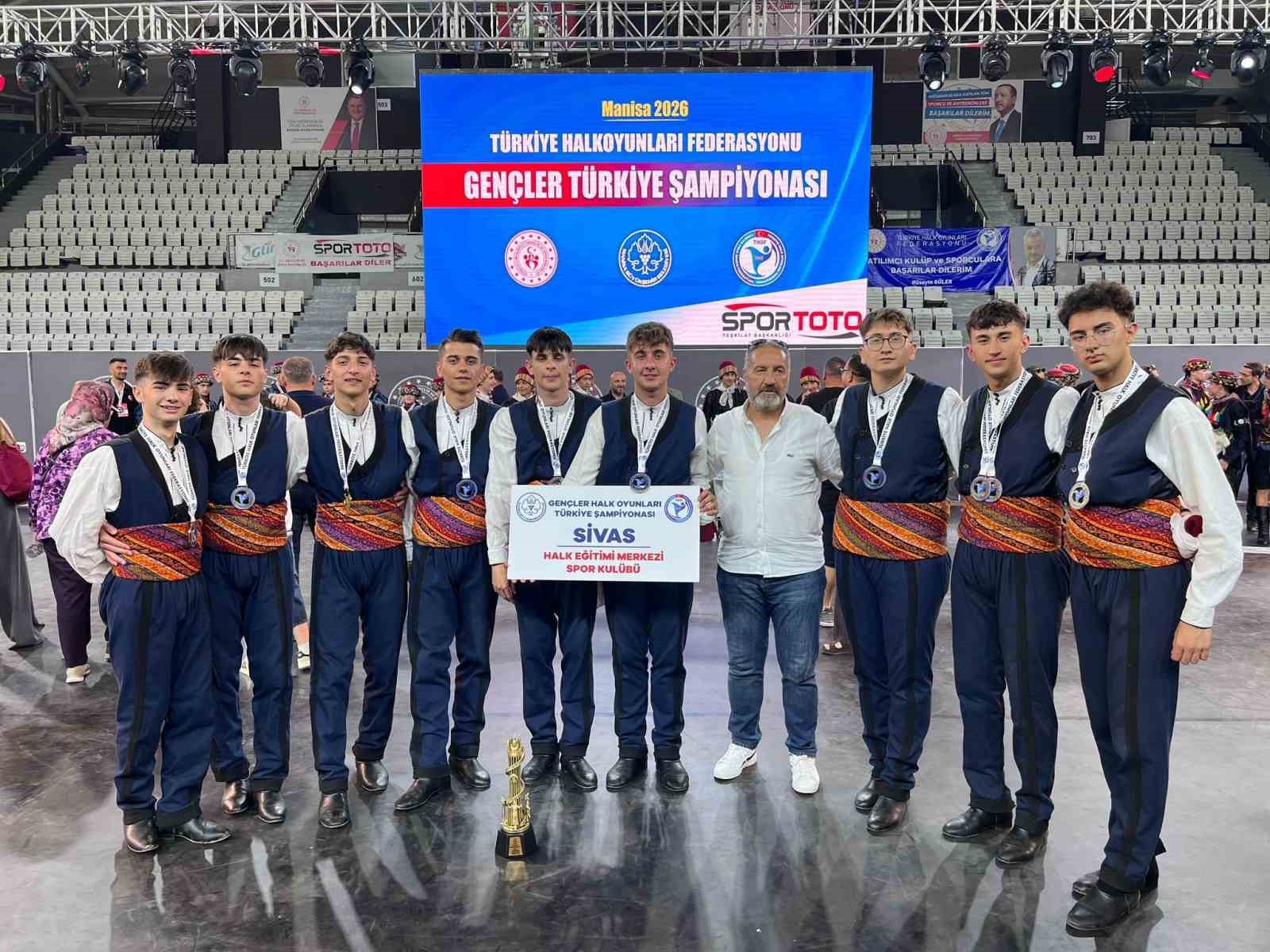 sivas halk oyunlari ekibi turkiye sampiyonu oldu 0 OX9hgyll
