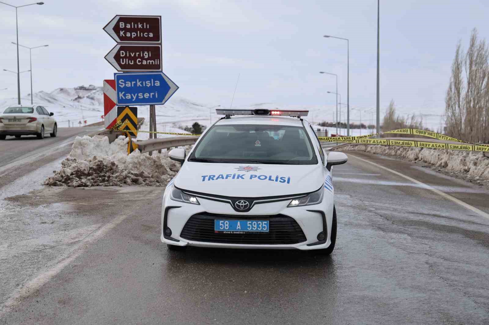 sivas kayseri kara yolu arac ulasimina kapatildi 3 hGzVj3zU