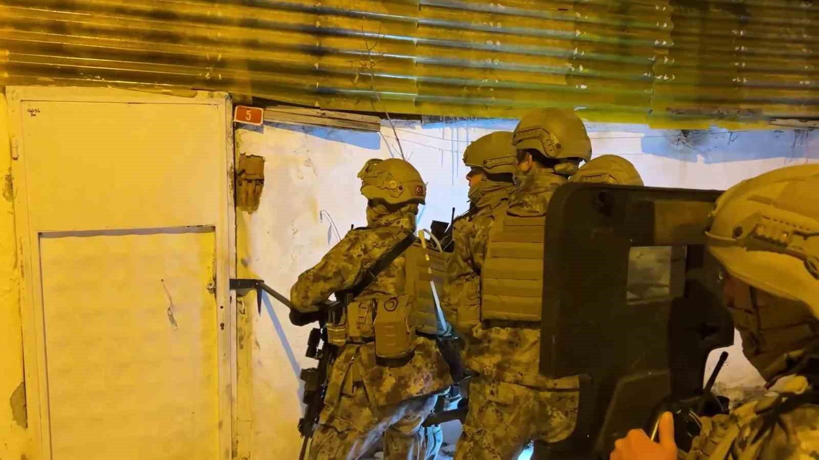 Sivas merkezli siber dolandırıcılık operasyonu, 18 şüpheliden 11’i tutuklandı 4 sivas merkezli siber dolandiricilik operasyonu 18 supheliden 11i tutuklandi 0 P8wO5Zv8