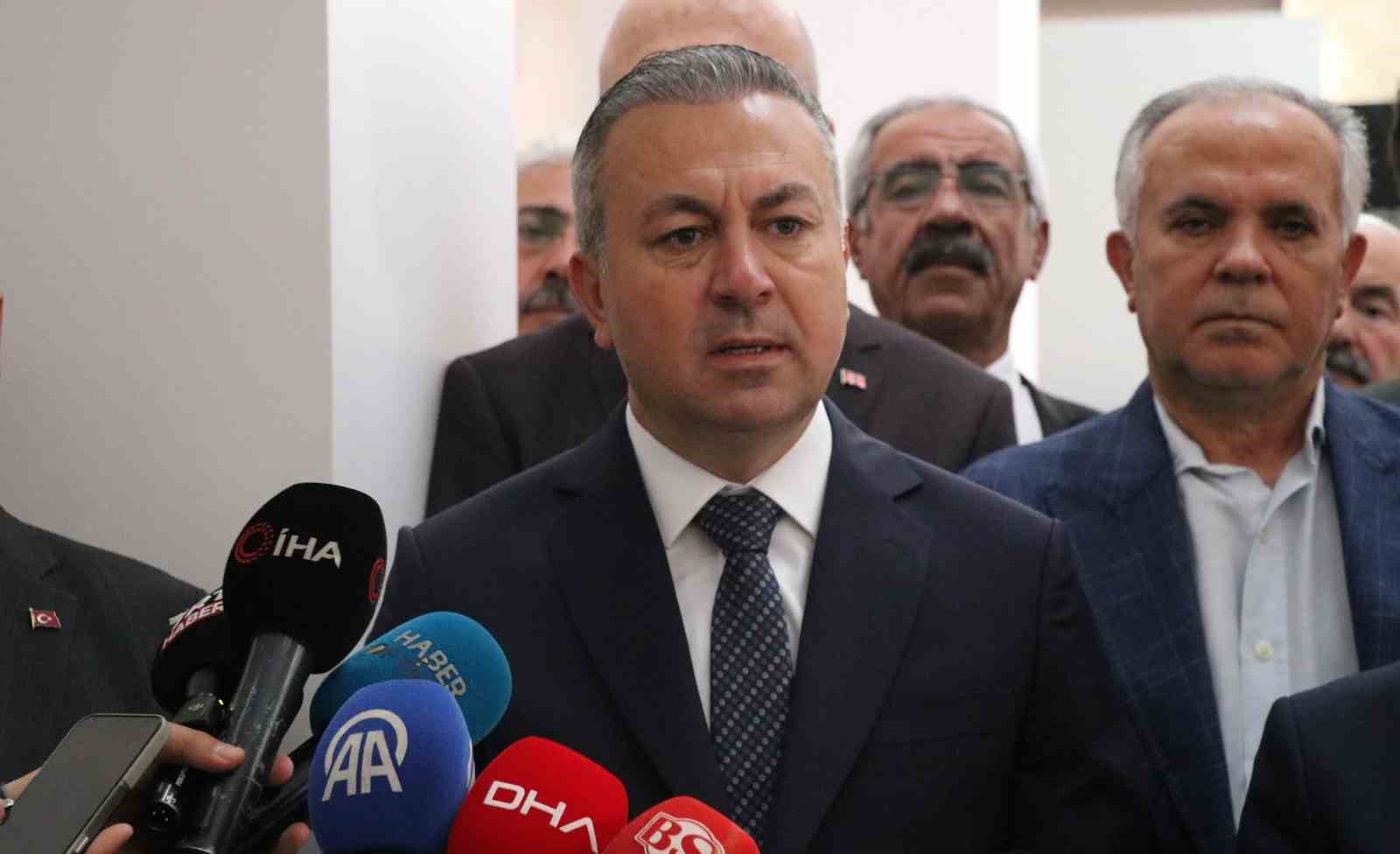 Sivas olaylarında hayatını kaybedenler anıldı 8 sivas olaylarinda hayatini kaybedenler anildi 4 iRqTlEsc