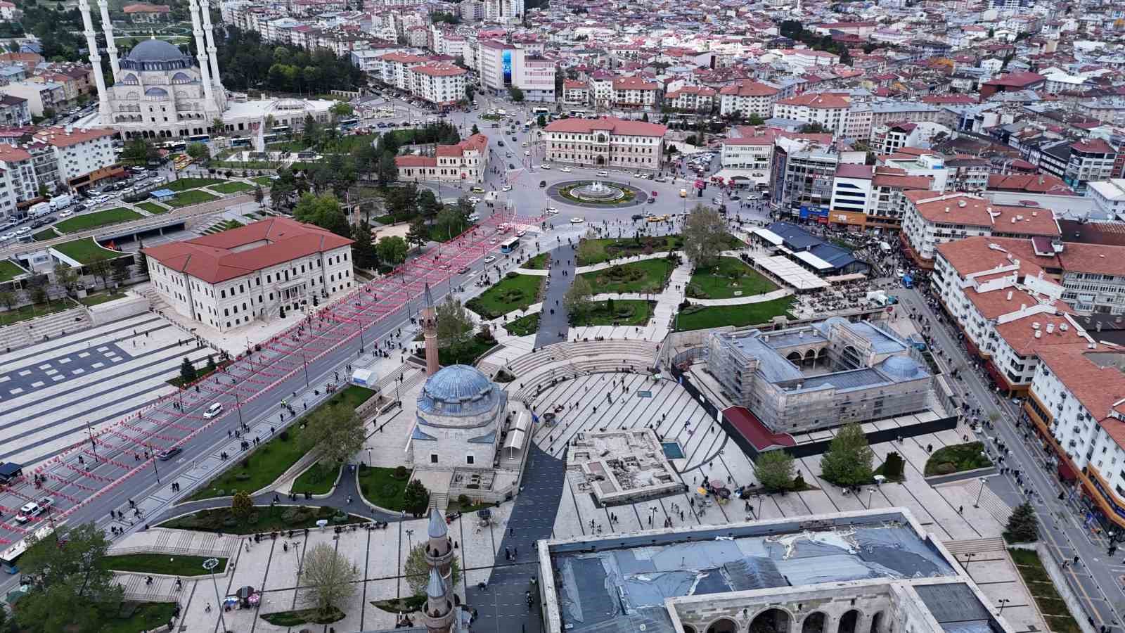 sivas sokaklari taksim meydanini aratmadi gurbette yasayan sivaslilar memleketine akin etti 2 V2MOipgf