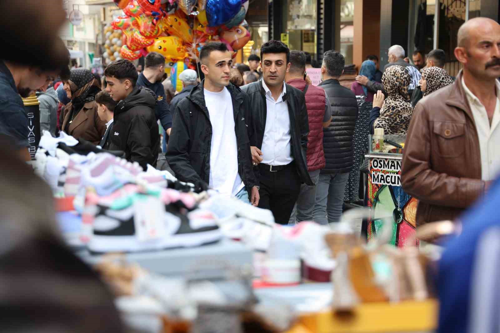 sivas sokaklari taksim meydanini aratmadi gurbette yasayan sivaslilar memleketine akin etti 6 ThrNk5Pb
