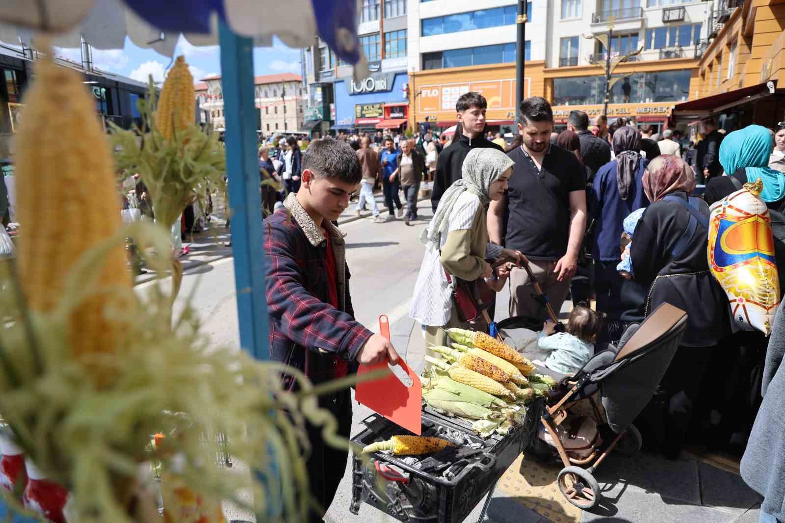 sivas sokaklari taksim meydanini aratmadi gurbette yasayan sivaslilar memleketine akin etti 7 WPp31Jwz