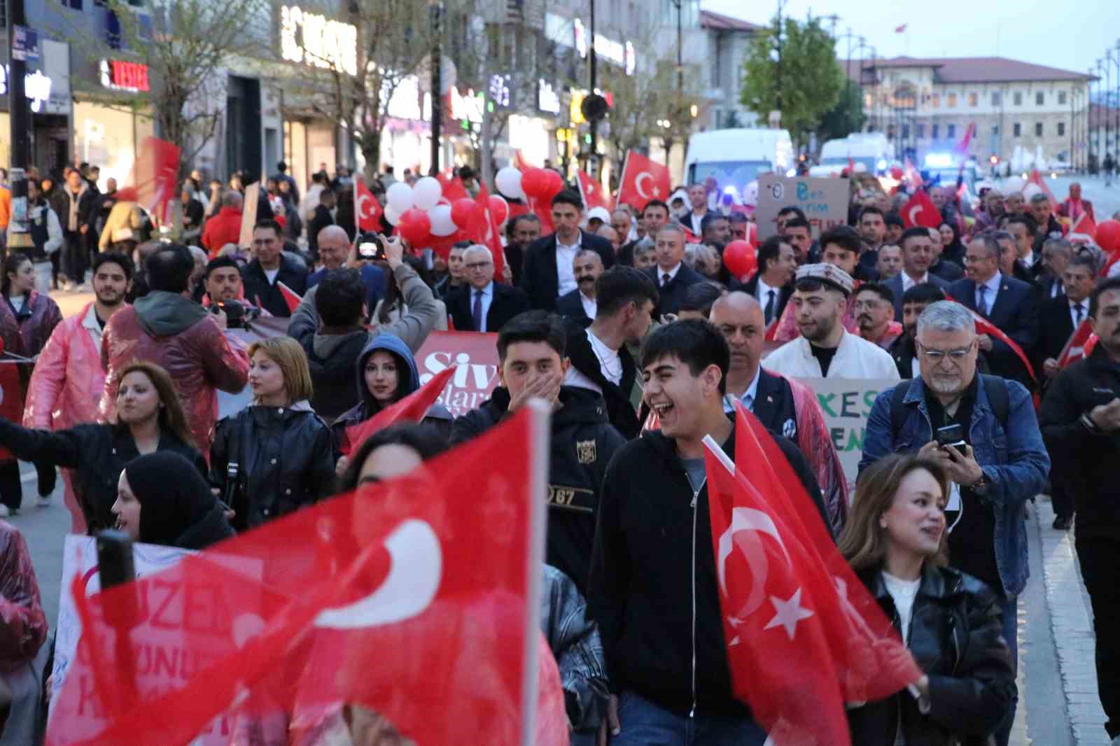 sivas uluslararasi film festivali kortej yuruyusuyle basladi 10 8LvaAYky
