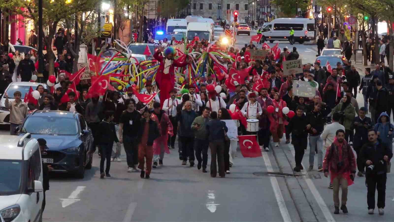 sivas uluslararasi film festivali kortej yuruyusuyle basladi 11 gn52qciU