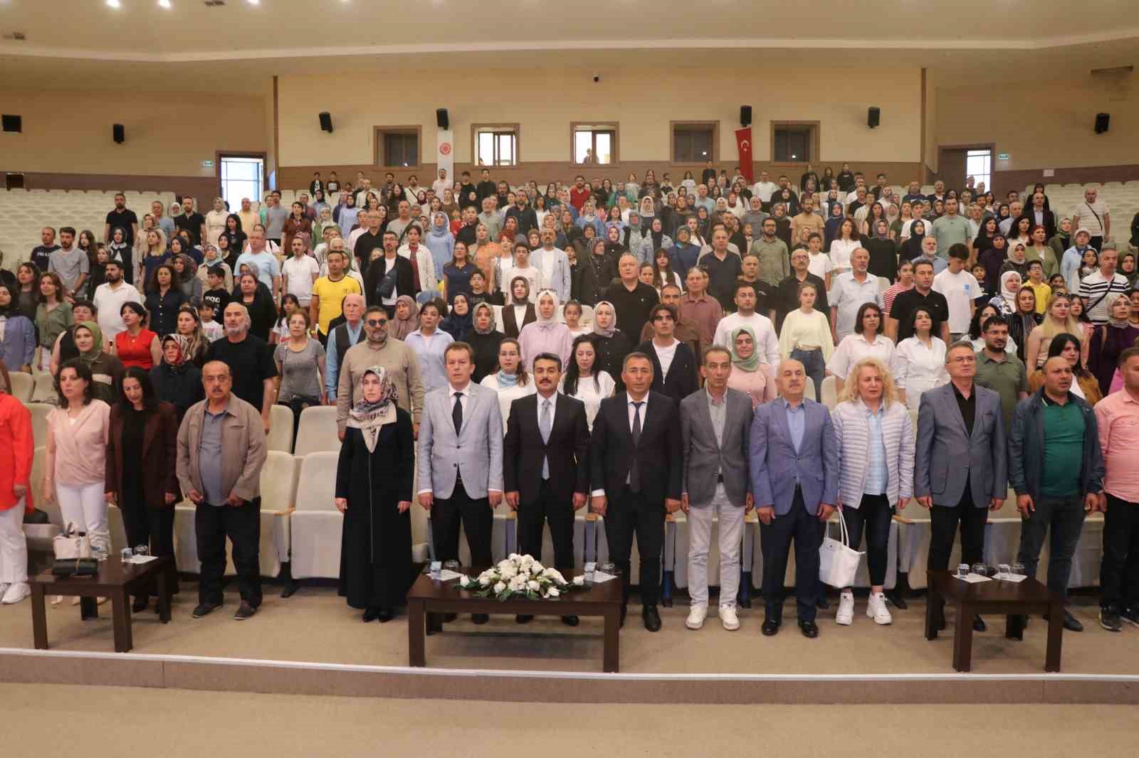 sivas ve mersin isbirliginde folklorlar harmanlandi 1 ZFvBGbSO