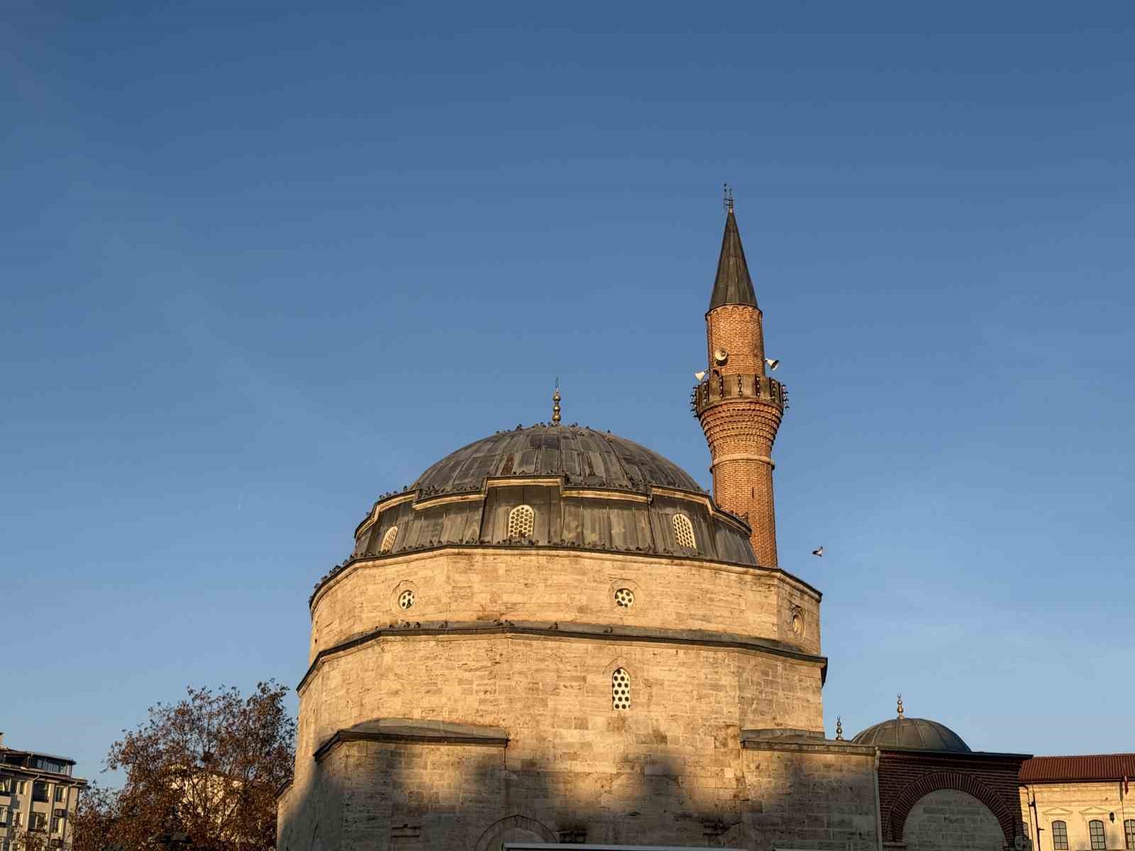 sivas yine sasirtmadi buz kesen kentte cam kazima mesaisi basladi 5 ElrHApWe