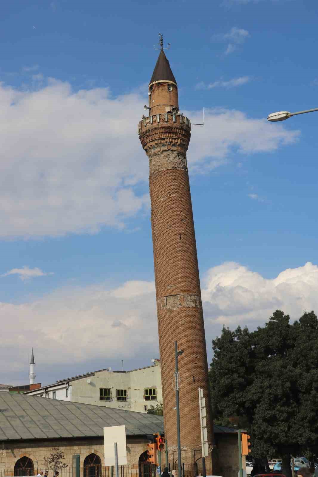 sivasin 8 asirlik egri minaresi restorasyona alindi 8 QDOpfy2s