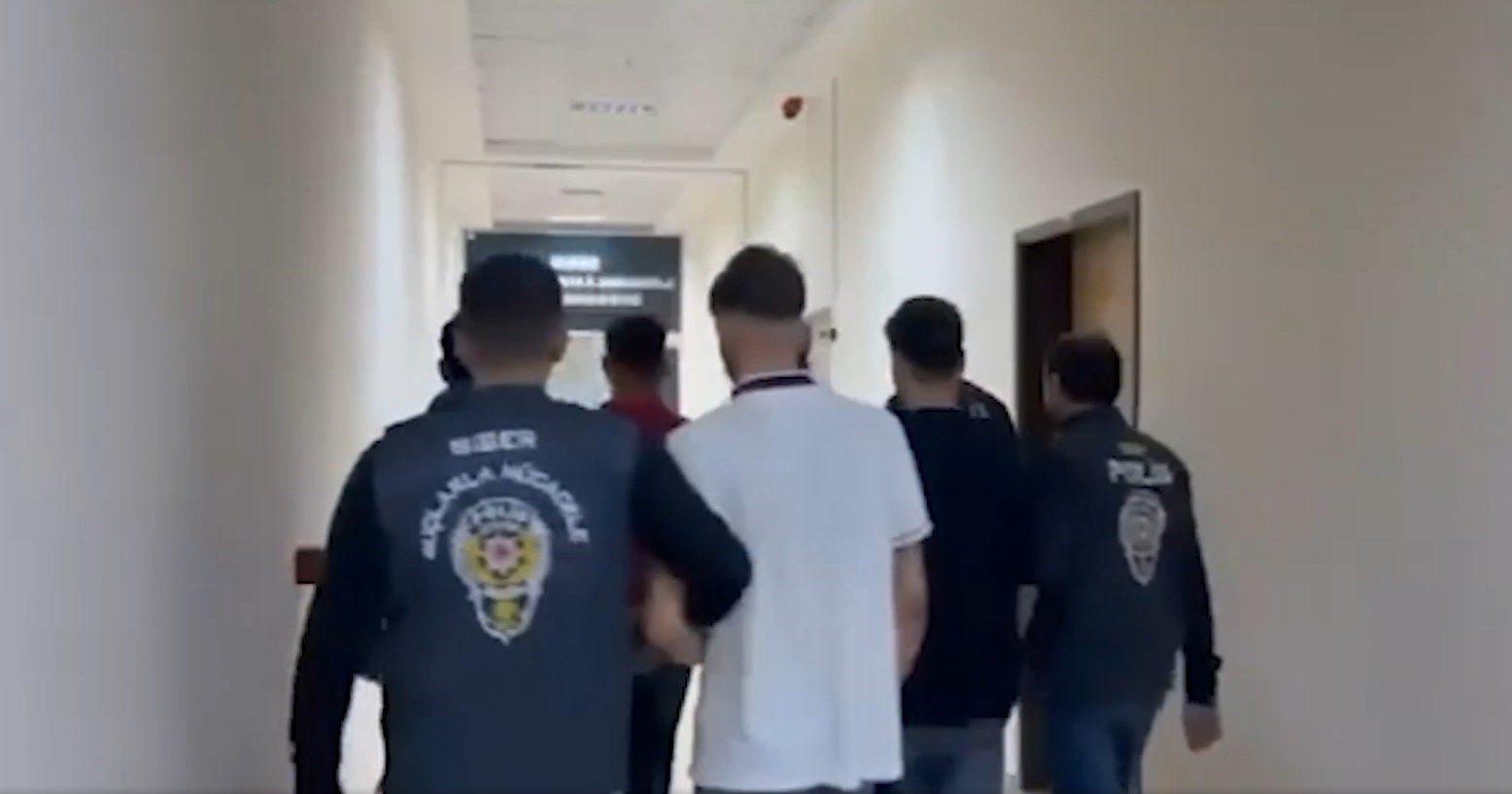 sivasin da aralarinda bulundugu siber ag operasyonunda 213 kisi tutuklandi 1 3IeZdTsu