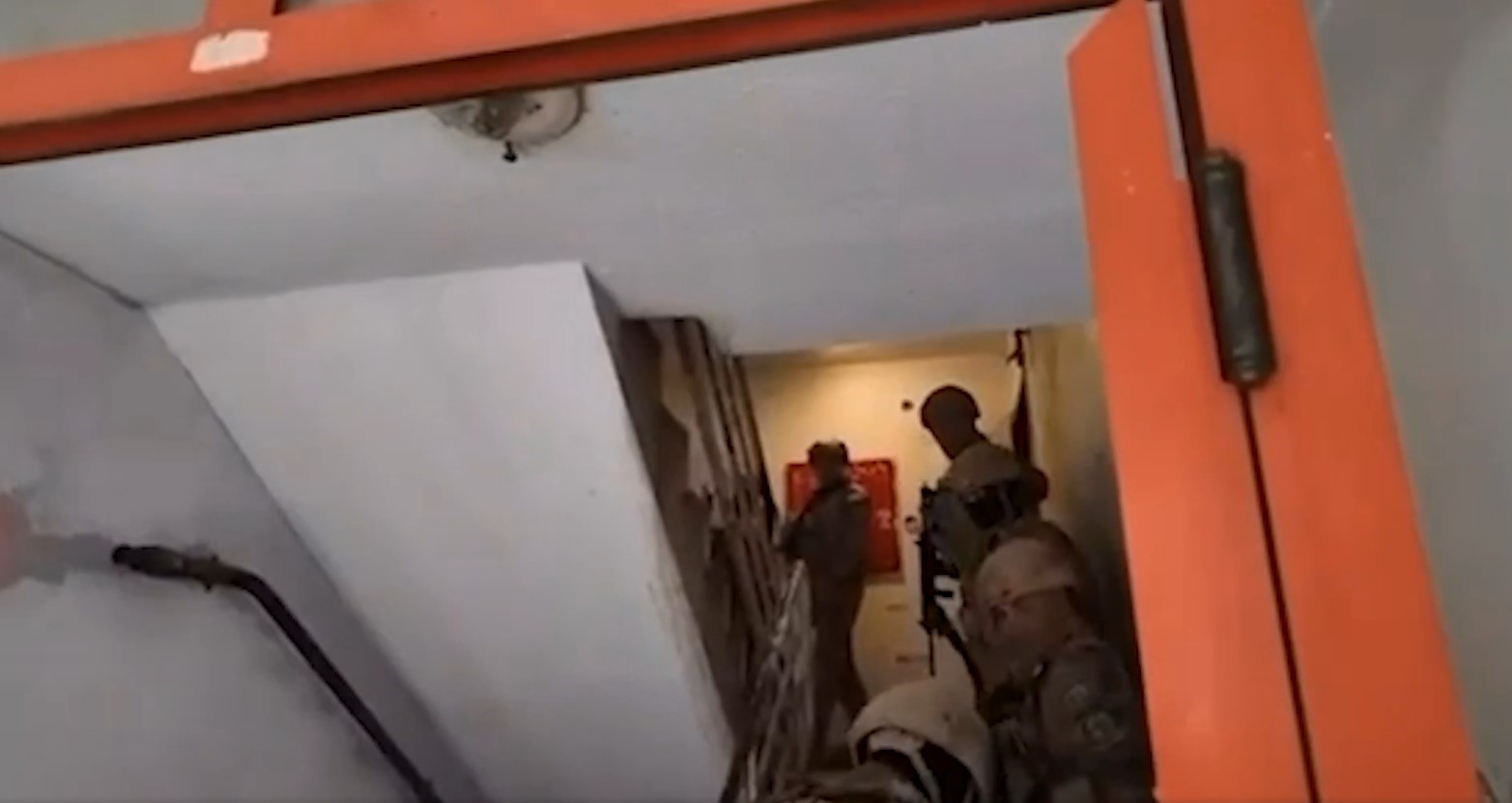 sivasin da aralarinda bulundugu siber ag operasyonunda 213 kisi tutuklandi 3 cFGhcVqQ