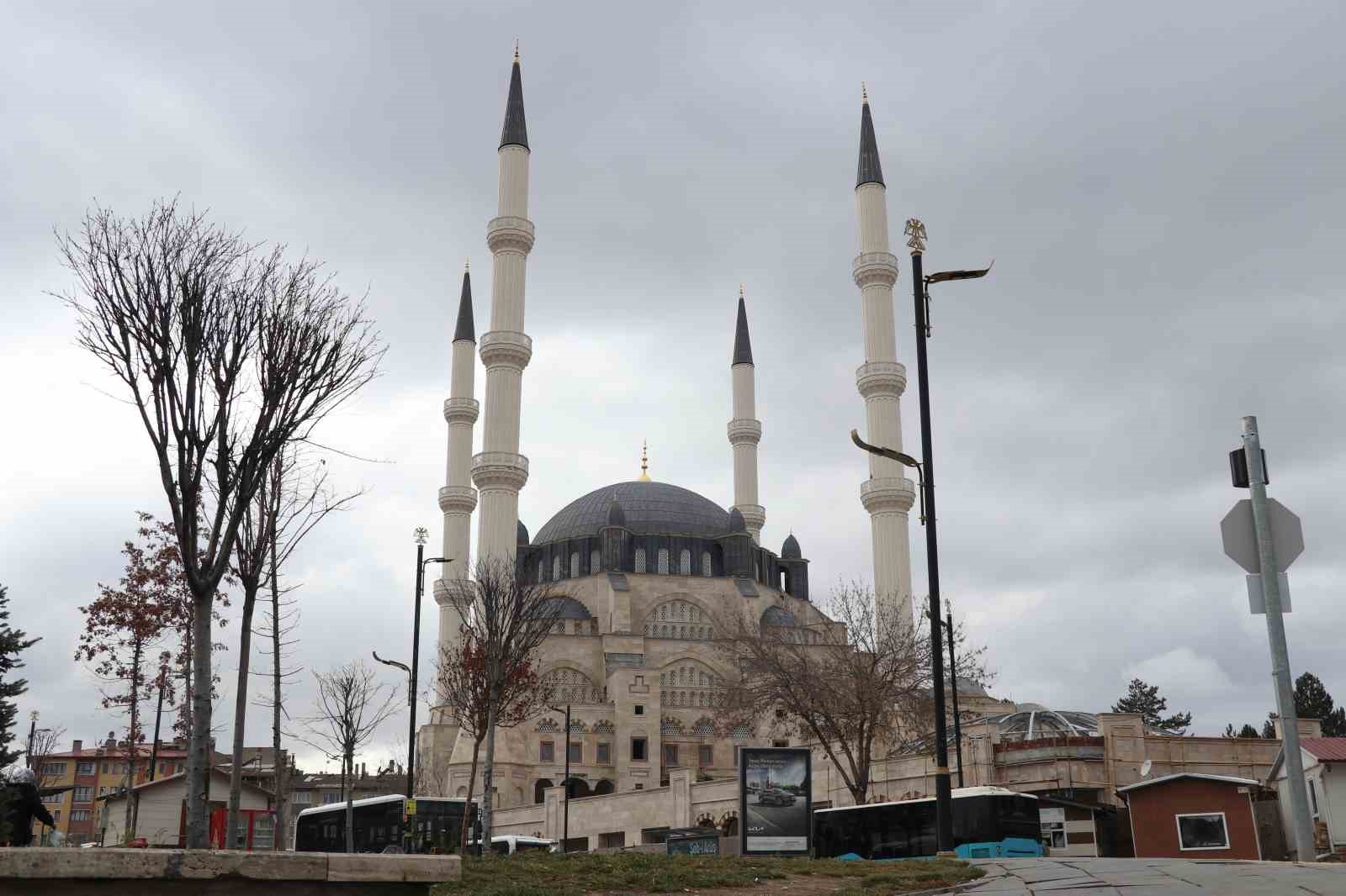 sivasin siluetini yeniledi sehrin her yerinden gorulebiliyor 3 mg6EQ34D