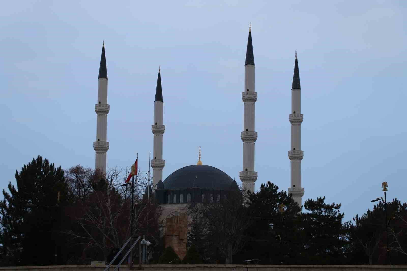 sivasin siluetini yeniledi sehrin her yerinden gorulebiliyor 5 Tncas7SH