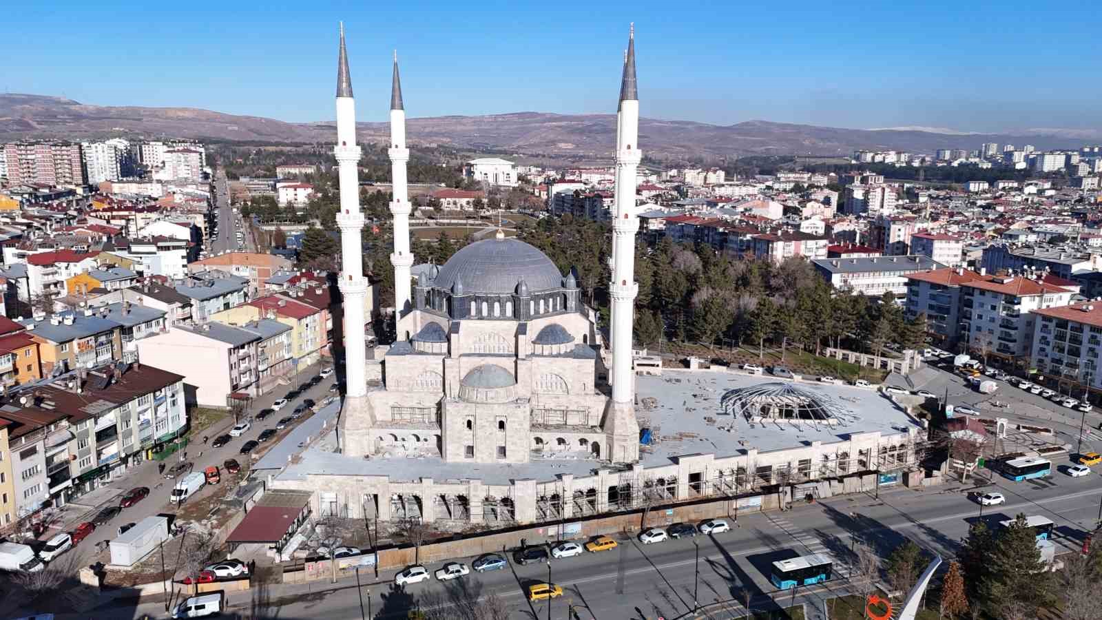 sivasin siluetini yeniledi sehrin her yerinden gorulebiliyor 7 vWIc9Wh9
