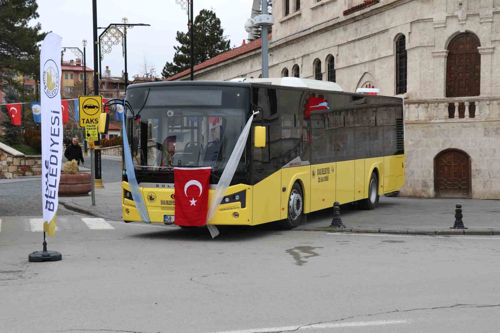 sivasin ulasim altyapisini guclendirecek 2 otobus daha hizmete sunuldu 4 frDPE91W