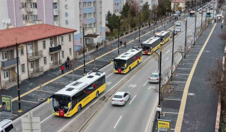 sivasin-ulasim-altyapisini-guclendirecek-2-otobus-daha-hizmete-sunuldu-OpKpG7kL.jpg