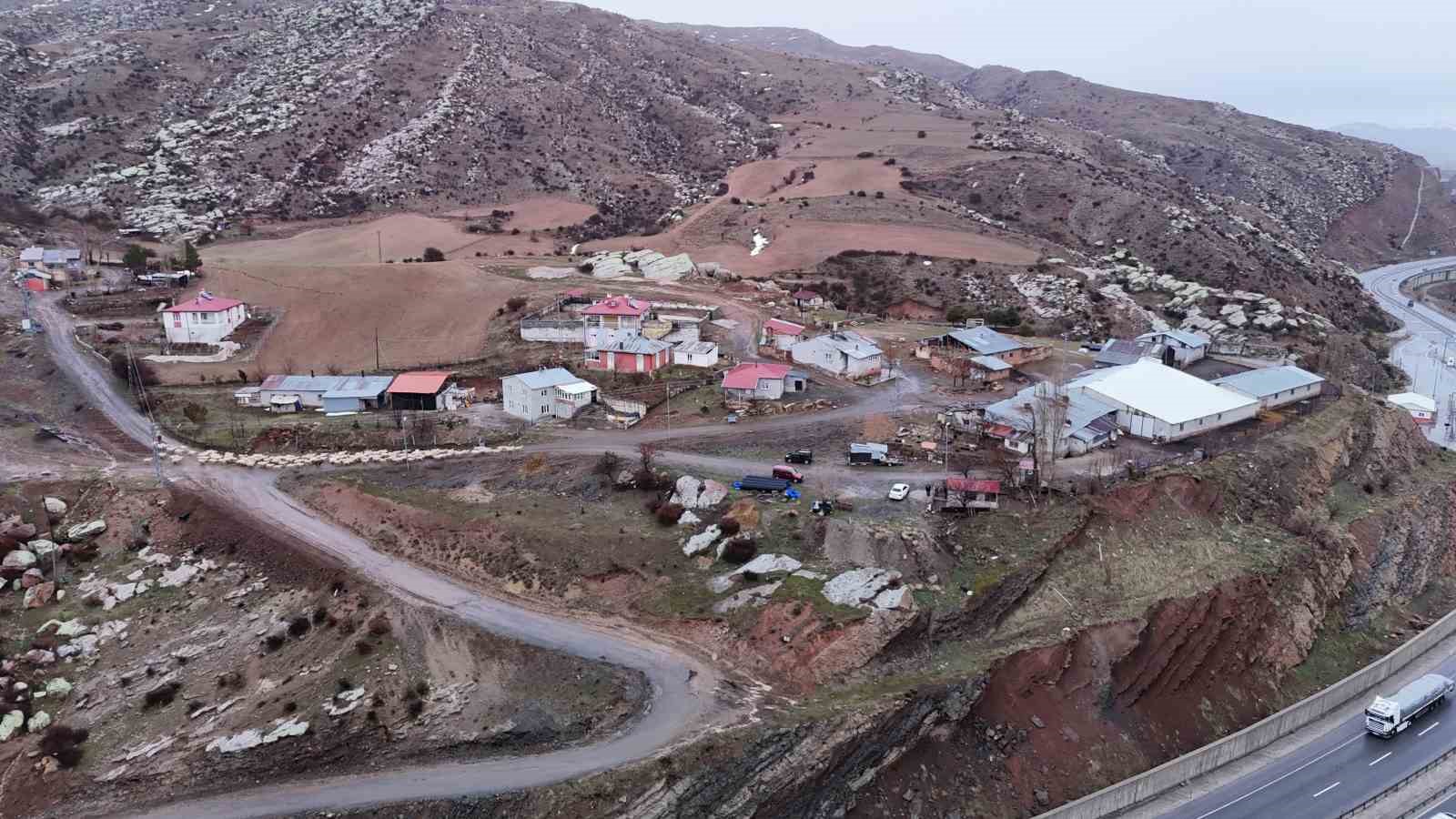 Sivas’ın unutulmaya yüz tutmuş asırlık lezzeti: "Unlu baklava" sofralarda yeniden yer alıyor 5 sivasin unutulmaya yuz tutmus asirlik lezzeti unlu baklava sofralarda yeniden yer aliyor 1 lARVP87l