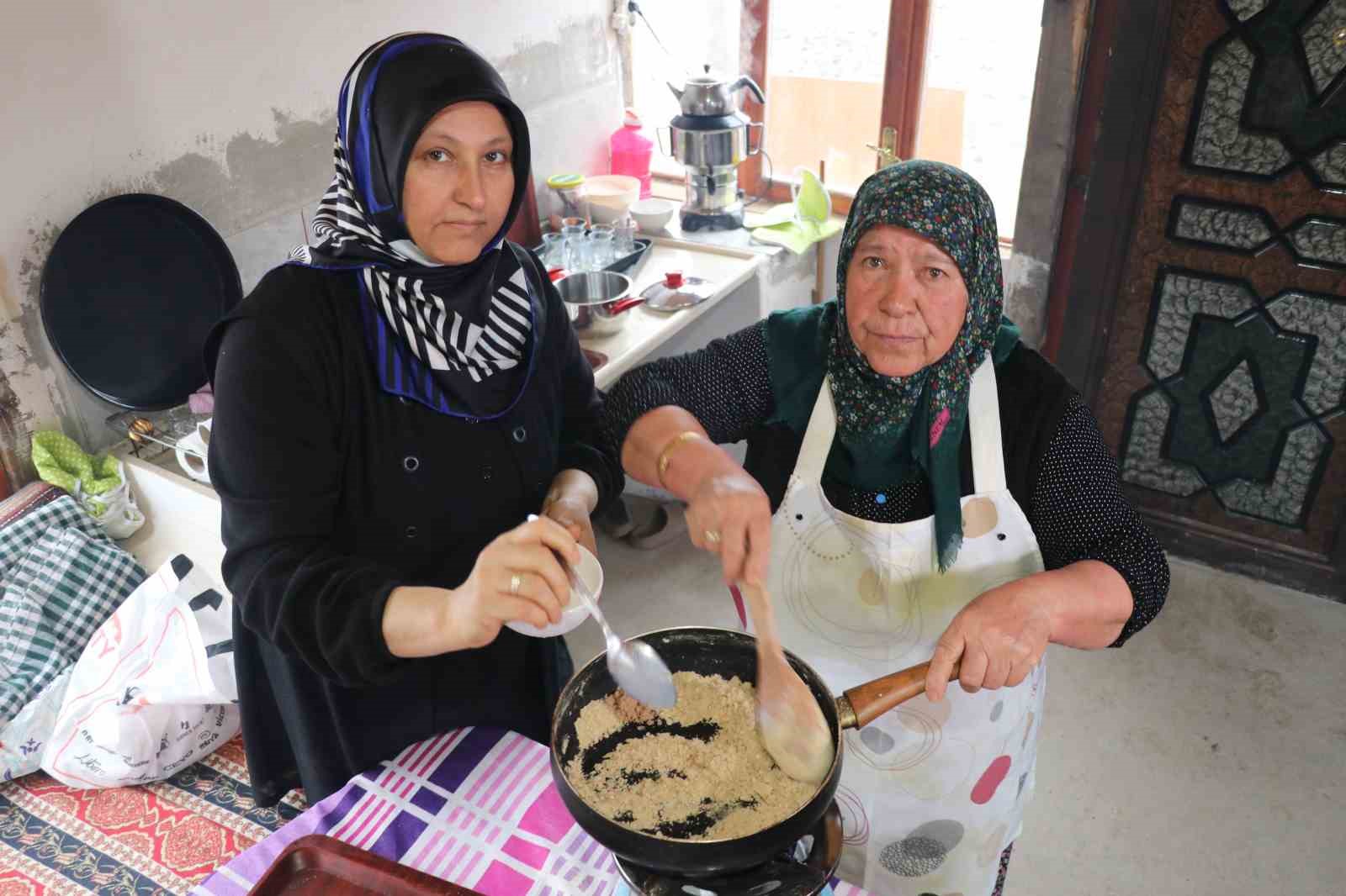 Sivas’ın unutulmaya yüz tutmuş asırlık lezzeti: "Unlu baklava" sofralarda yeniden yer alıyor 7 sivasin unutulmaya yuz tutmus asirlik lezzeti unlu baklava sofralarda yeniden yer aliyor 3