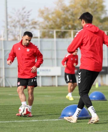 sivasspor-3-puan-icin-hazirlaniyor-wpapxawV.jpg