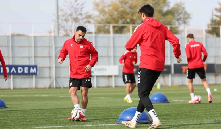 sivasspor-3-puan-icin-hazirlaniyor-wpapxawV.jpg