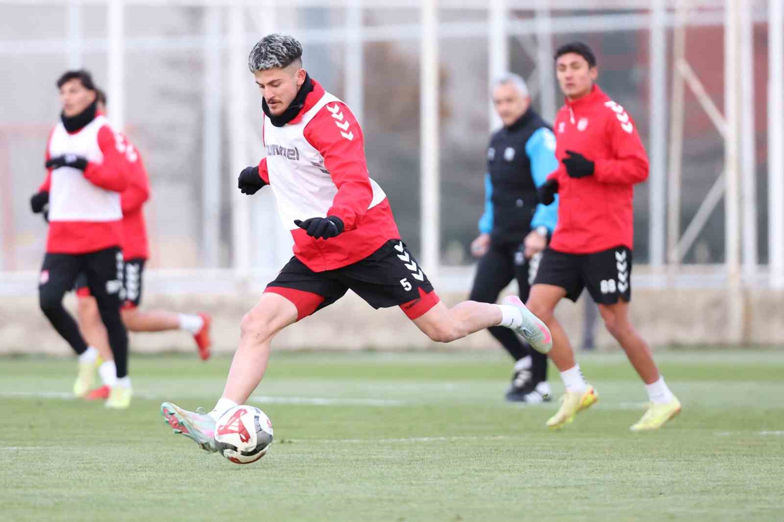 sivasspor bandirma hazirliklarina basladi 3 X6QrmPUR