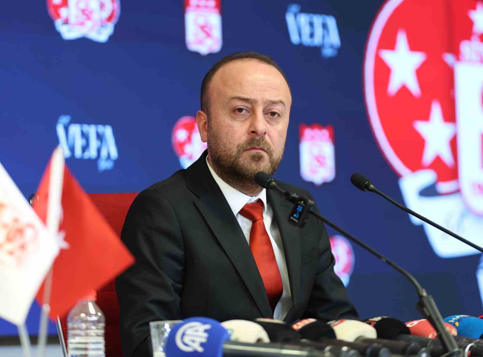 sivasspor baskani burak ozcoban transfer yasagi kalkacak 3 vUpwylsv