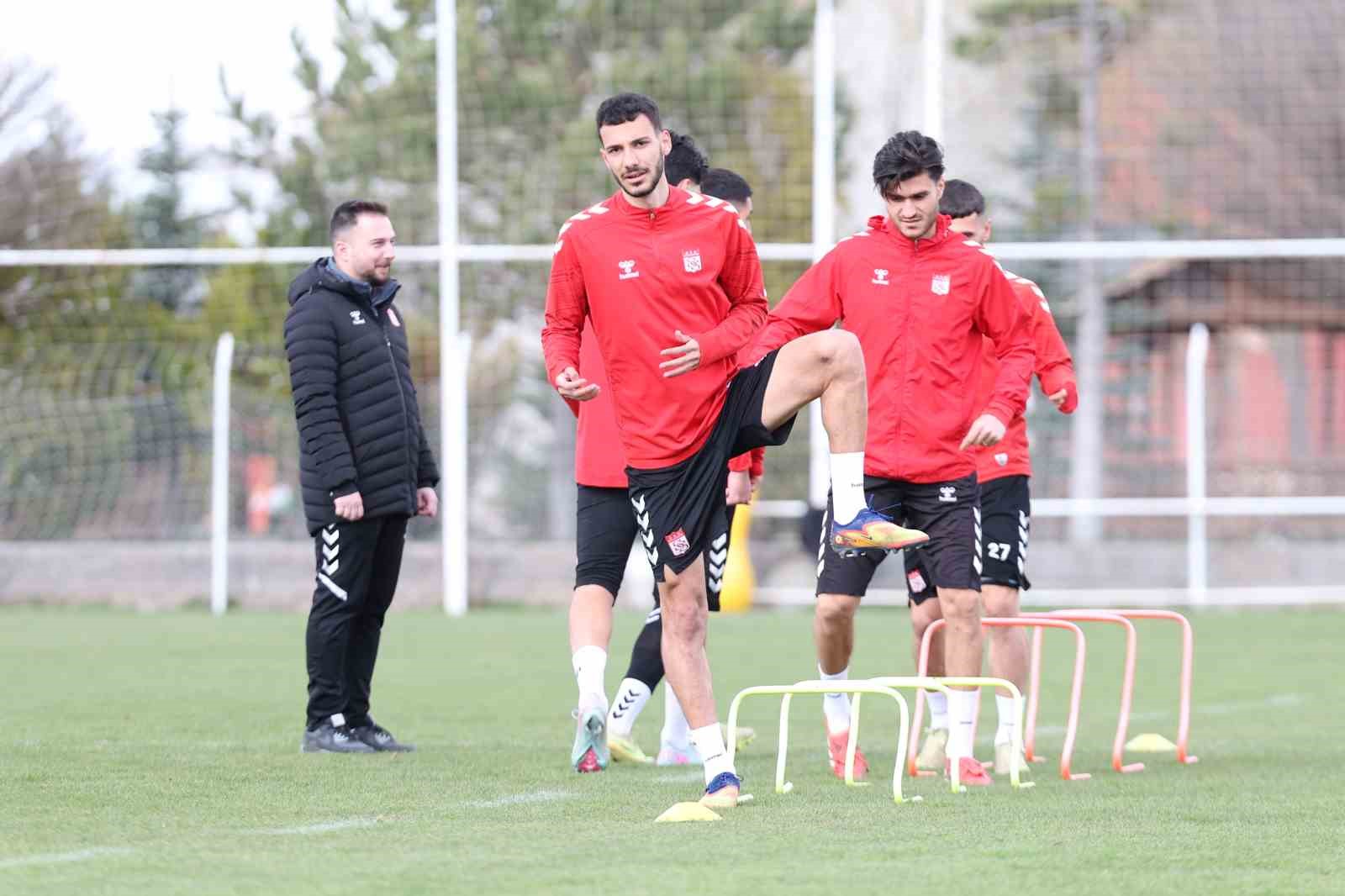 sivasspor bolu macina hazirlaniyor 0 VrIBOK4j