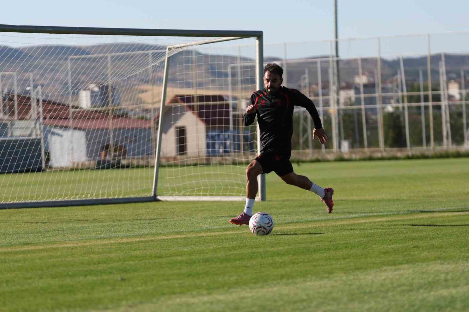 sivasspor cift idmanla yeni sezona hazirlaniyor 2 rNH15DeT