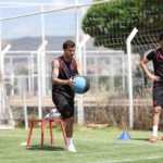 sivasspor-cift-idmanla-yeni-sezona-hazirlaniyor-CN9JQqAE.jpg