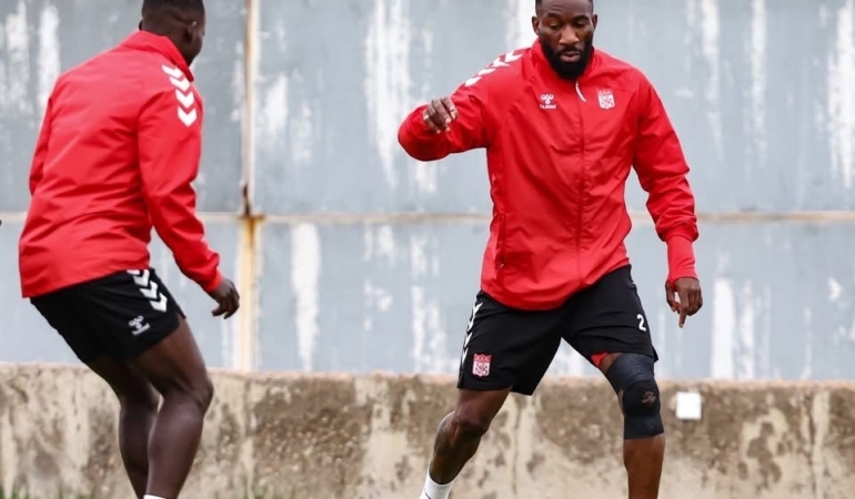 sivasspor-corum-fk-macina-hazir-nzPJdqIh.jpg
