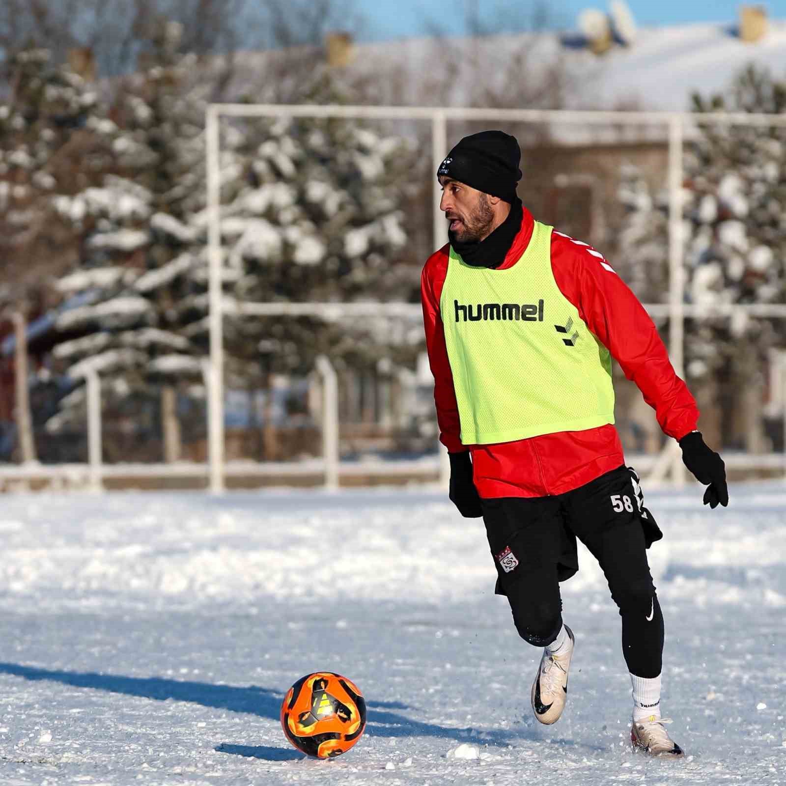 sivasspor eksi 15 derecede idman yapti 1 EjDpuRLl