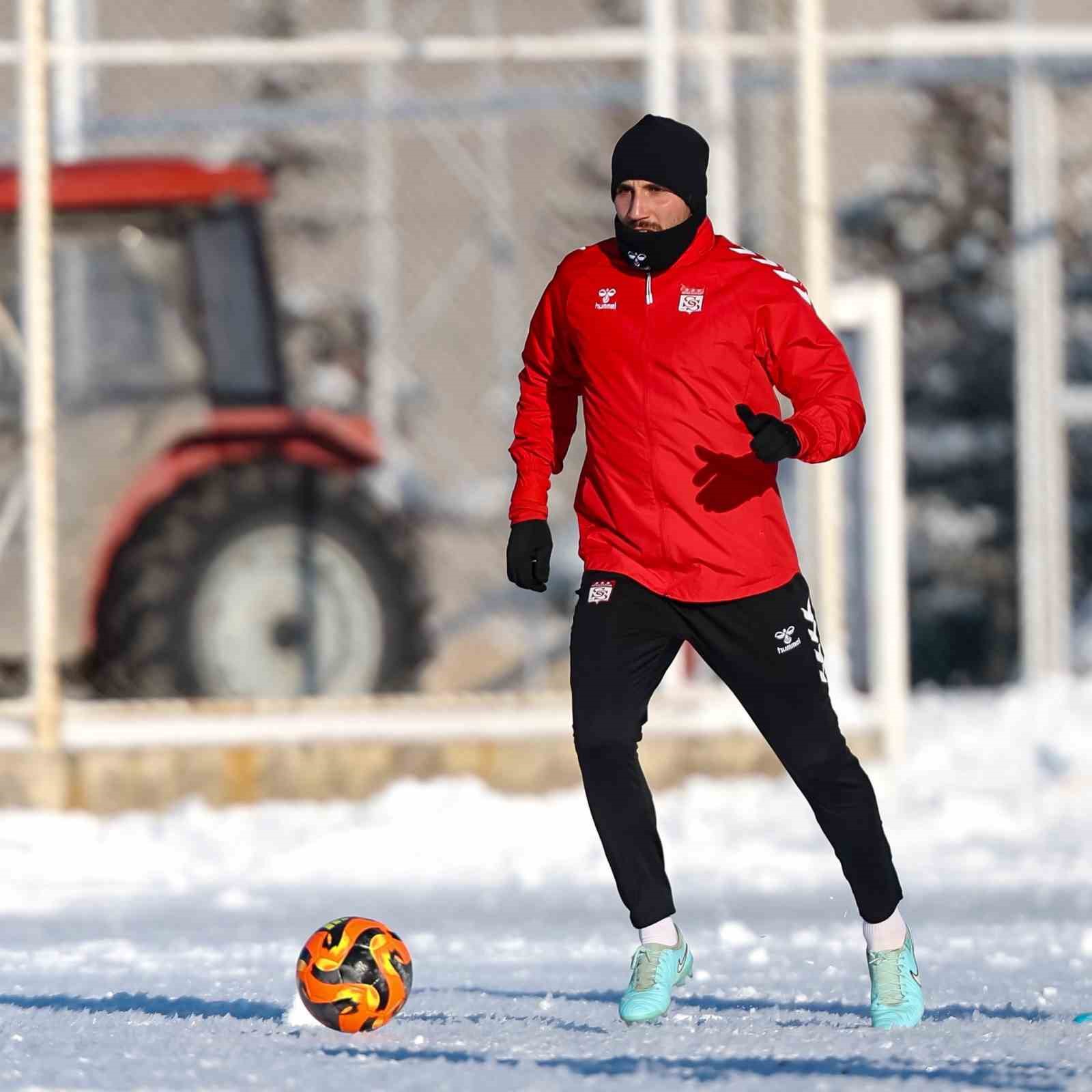 sivasspor eksi 15 derecede idman yapti 2 3fZUCMWF