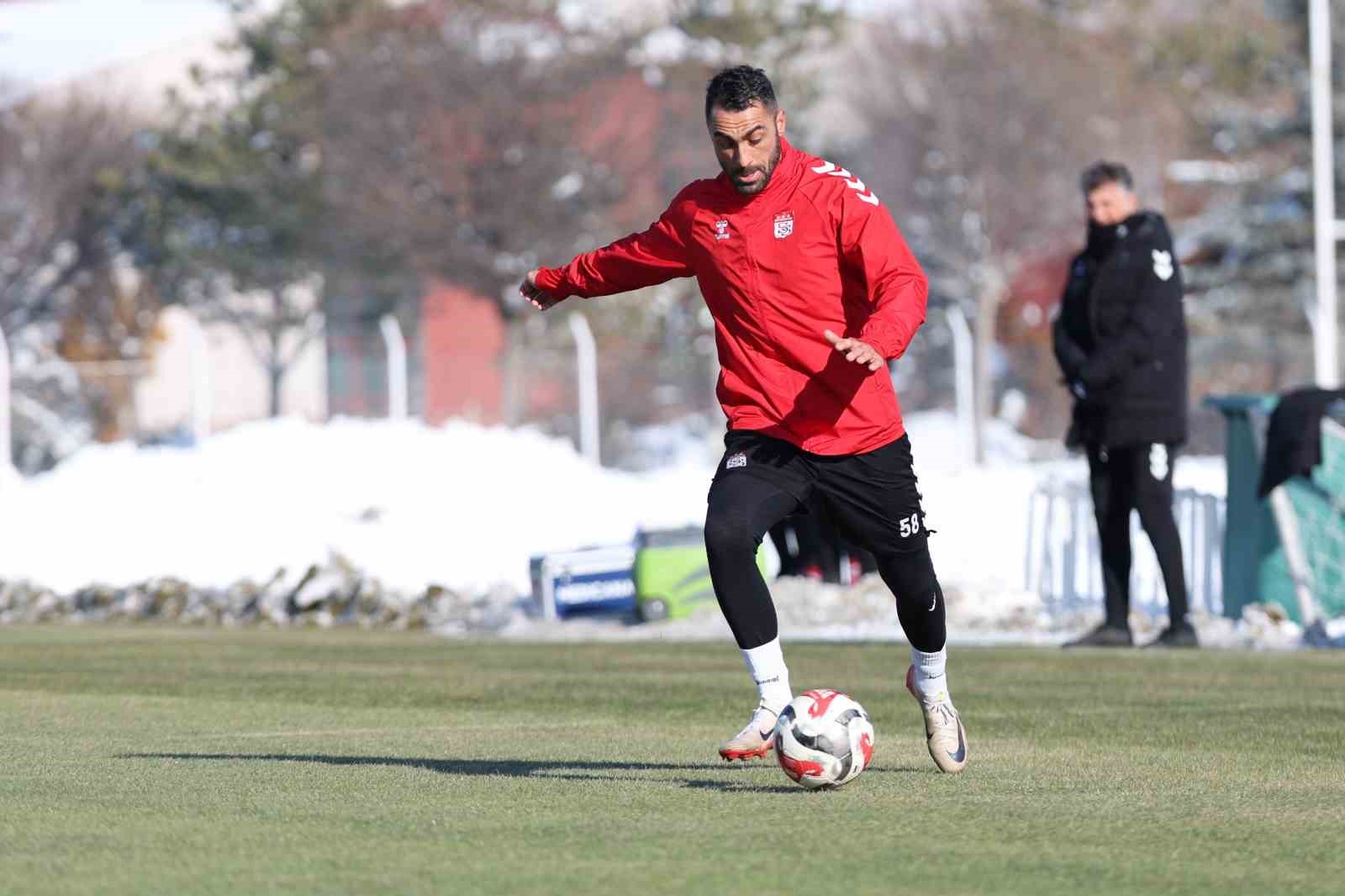 sivasspor erzurumspor fk macinin hazirliklarini surdurdu 0 CyR9ljN2