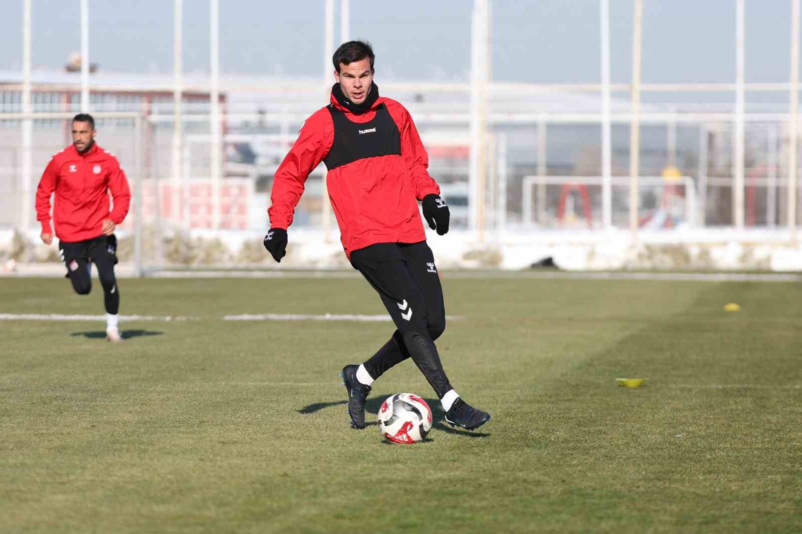 sivasspor erzurumspor fk macinin hazirliklarini surdurdu 2 8UKeQnkp