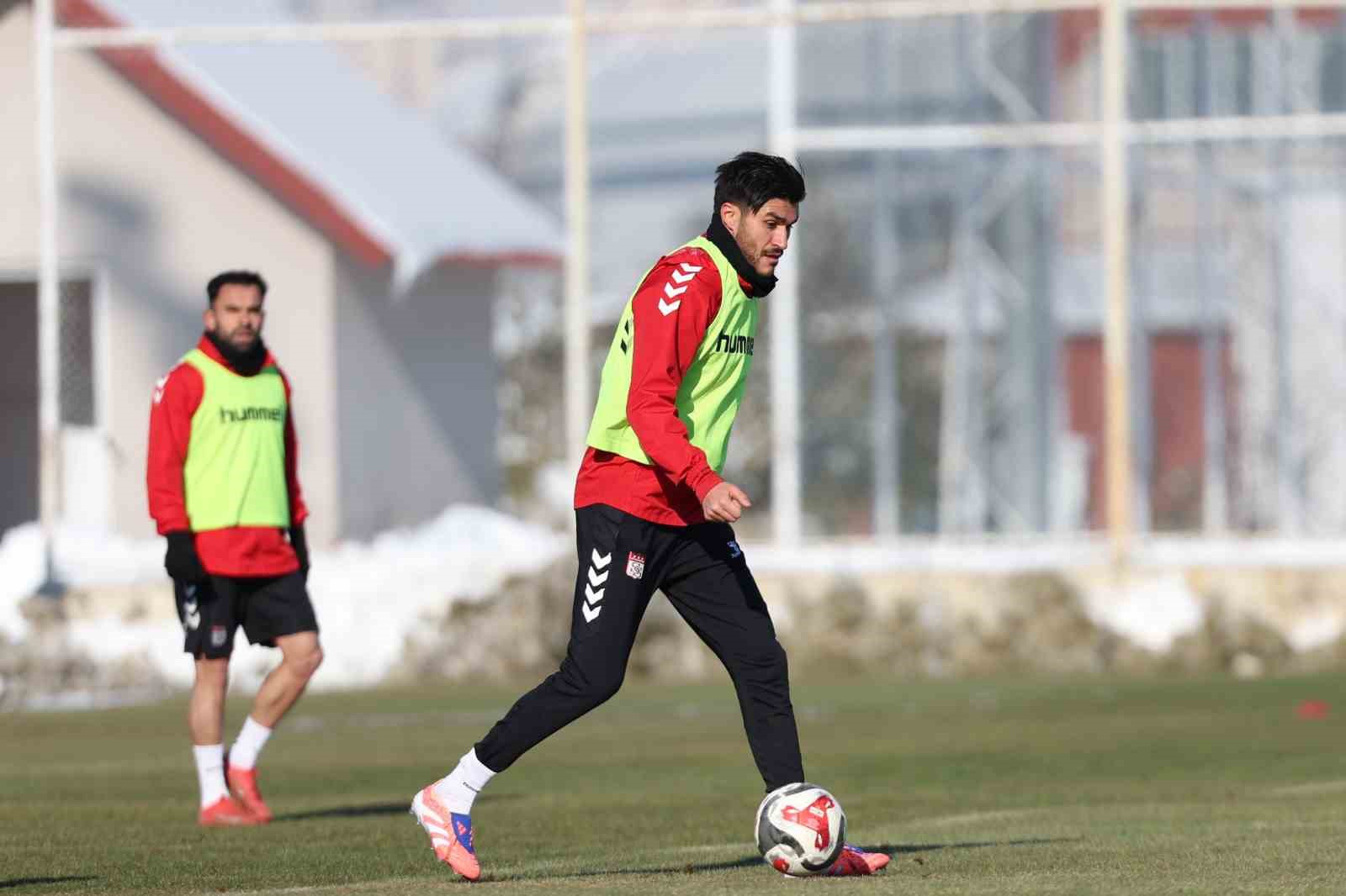 sivasspor erzurumspor fk macinin hazirliklarini surdurdu 3 QuC78mDb