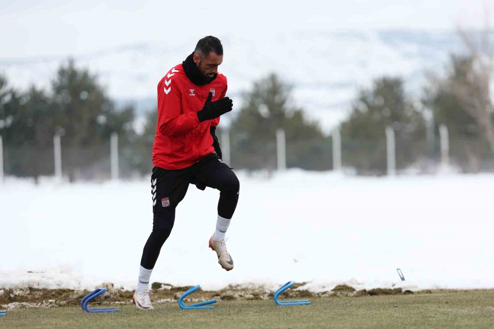 sivasspor erzurumspor macinin hazirliklarina devam etti 0 lqLPDfOn
