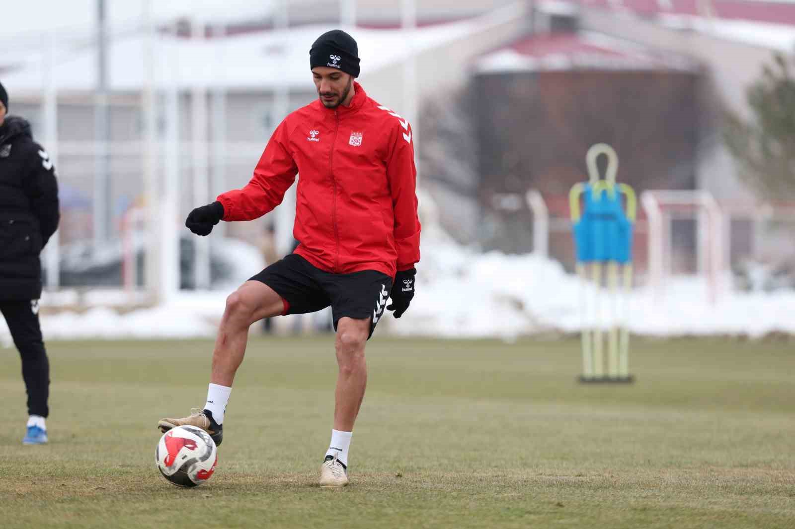 sivasspor erzurumspor macinin hazirliklarina devam etti 3 V5vOVqMD