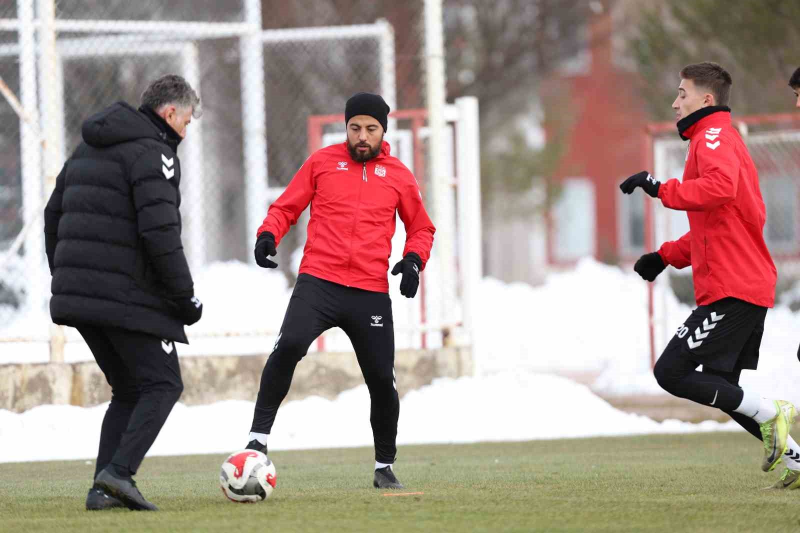 Sivasspor, Erzurumspor maçının hazırlıklarını sürdürdü 7 sivasspor erzurumspor macinin hazirliklarini surdurdu 3 zYYT71tq