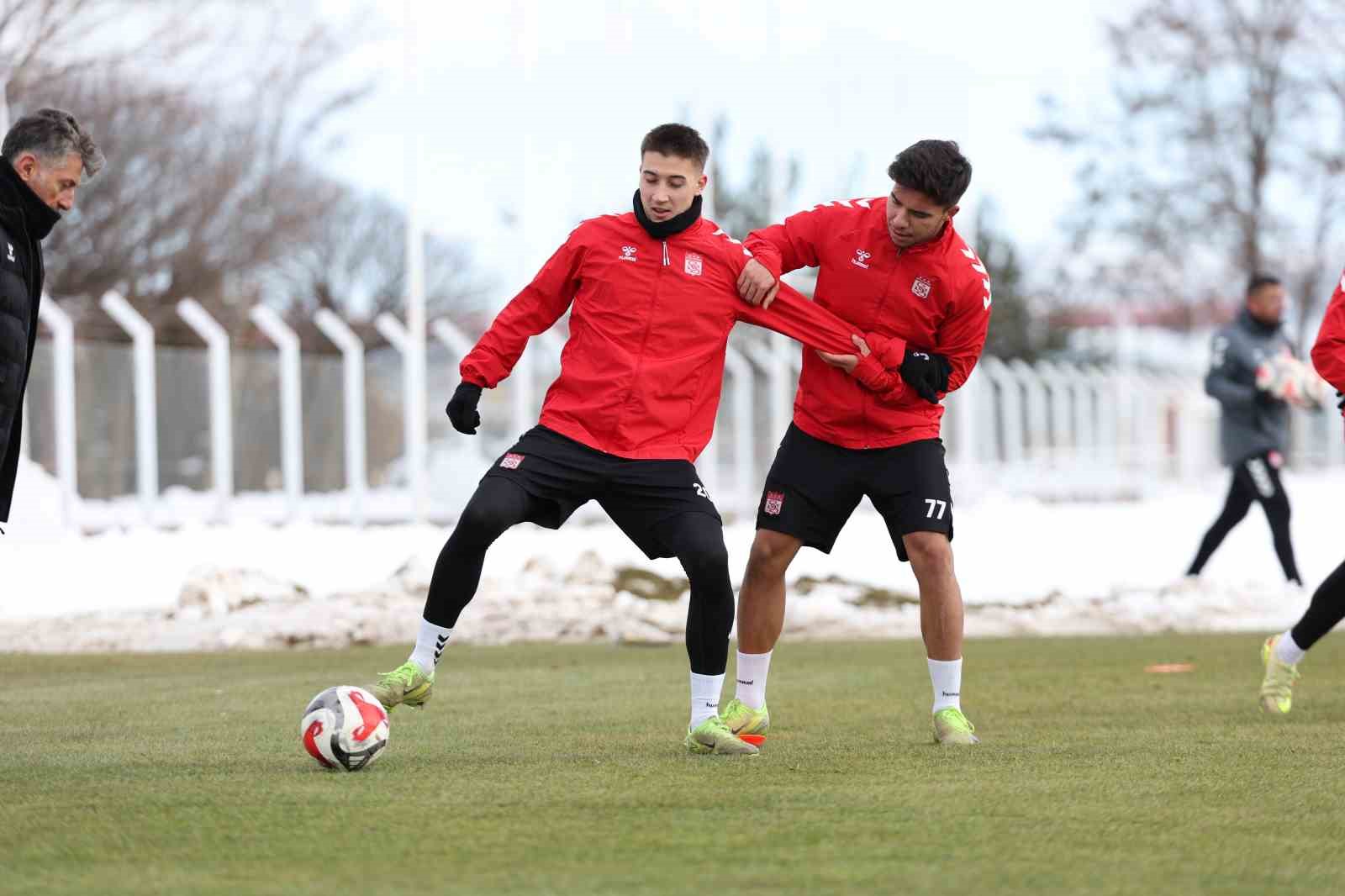 Sivasspor, Erzurumspor maçının hazırlıklarını sürdürdü 8 sivasspor erzurumspor macinin hazirliklarini surdurdu 4 58qHkhVe