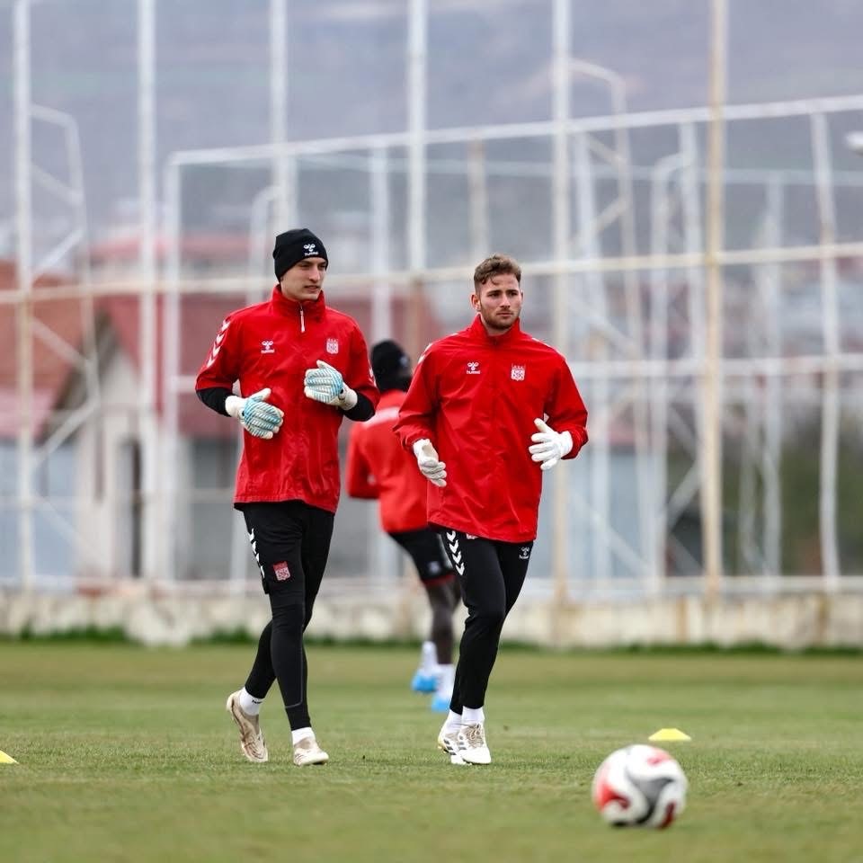 sivasspor esenler erokspor maci hazirliklarini surdurdu 3