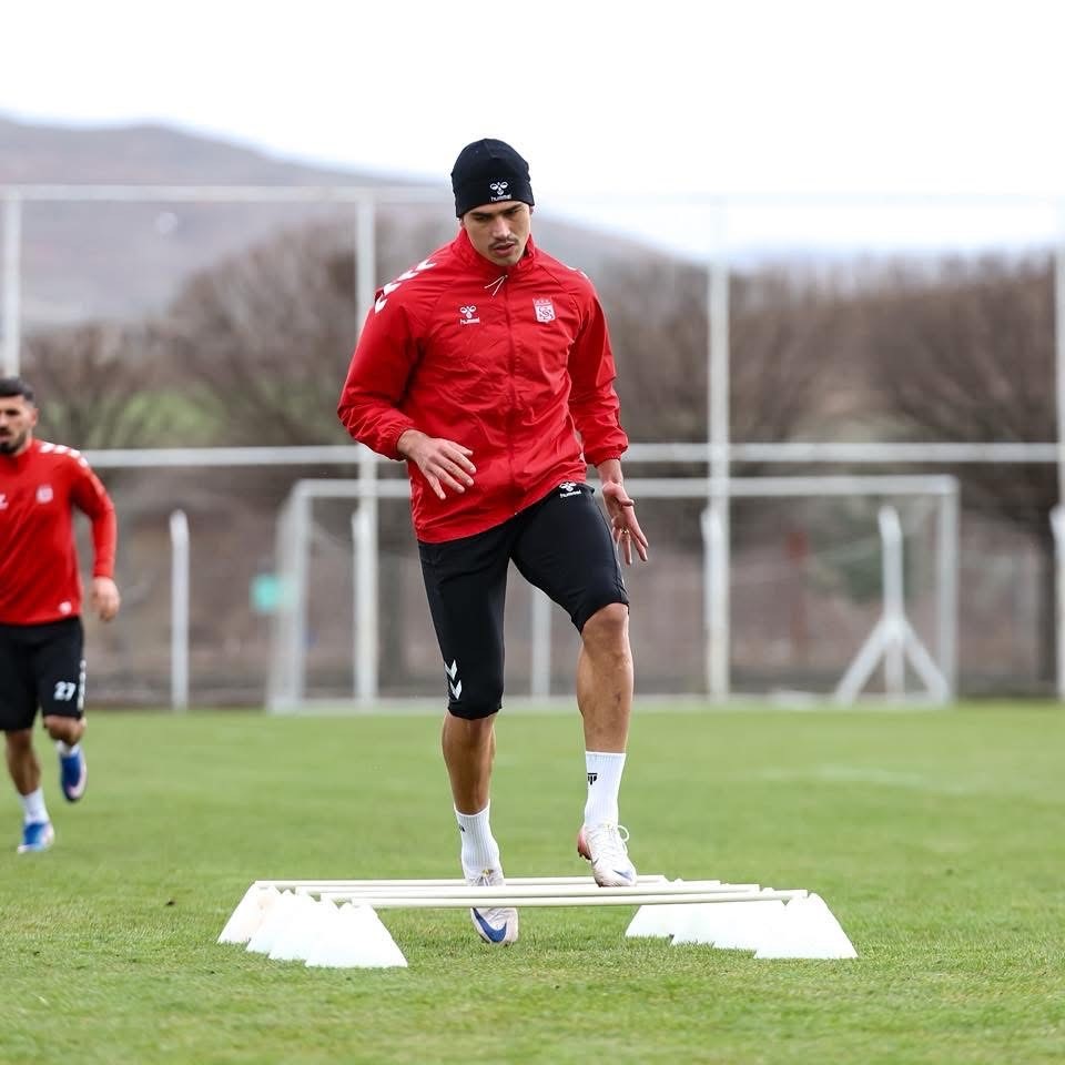 sivasspor esenler erokspor maci hazirliklarini surdurdu 4 m7Q1DzSj