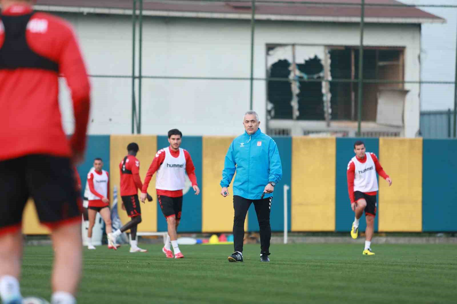 sivasspor esenler erokspor macina hazir 3