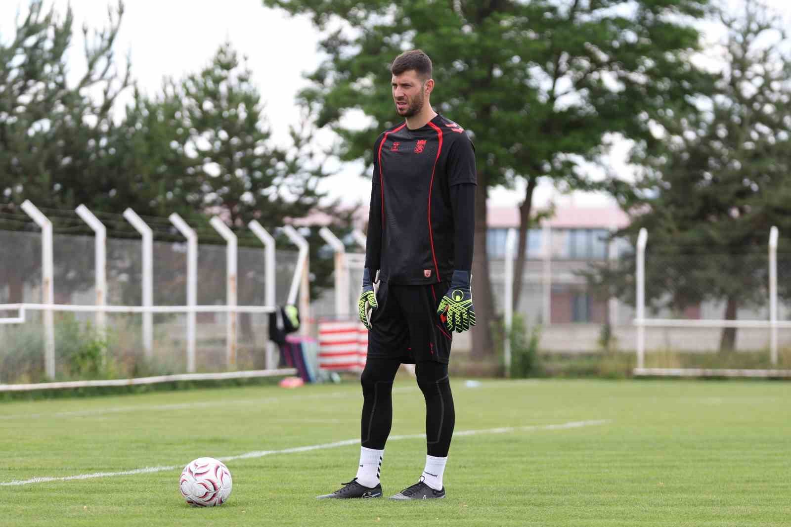 Sivasspor günü çift idmanla tamamladı 6 sivasspor gunu cift idmanla tamamladi 2 EsZt8J6O