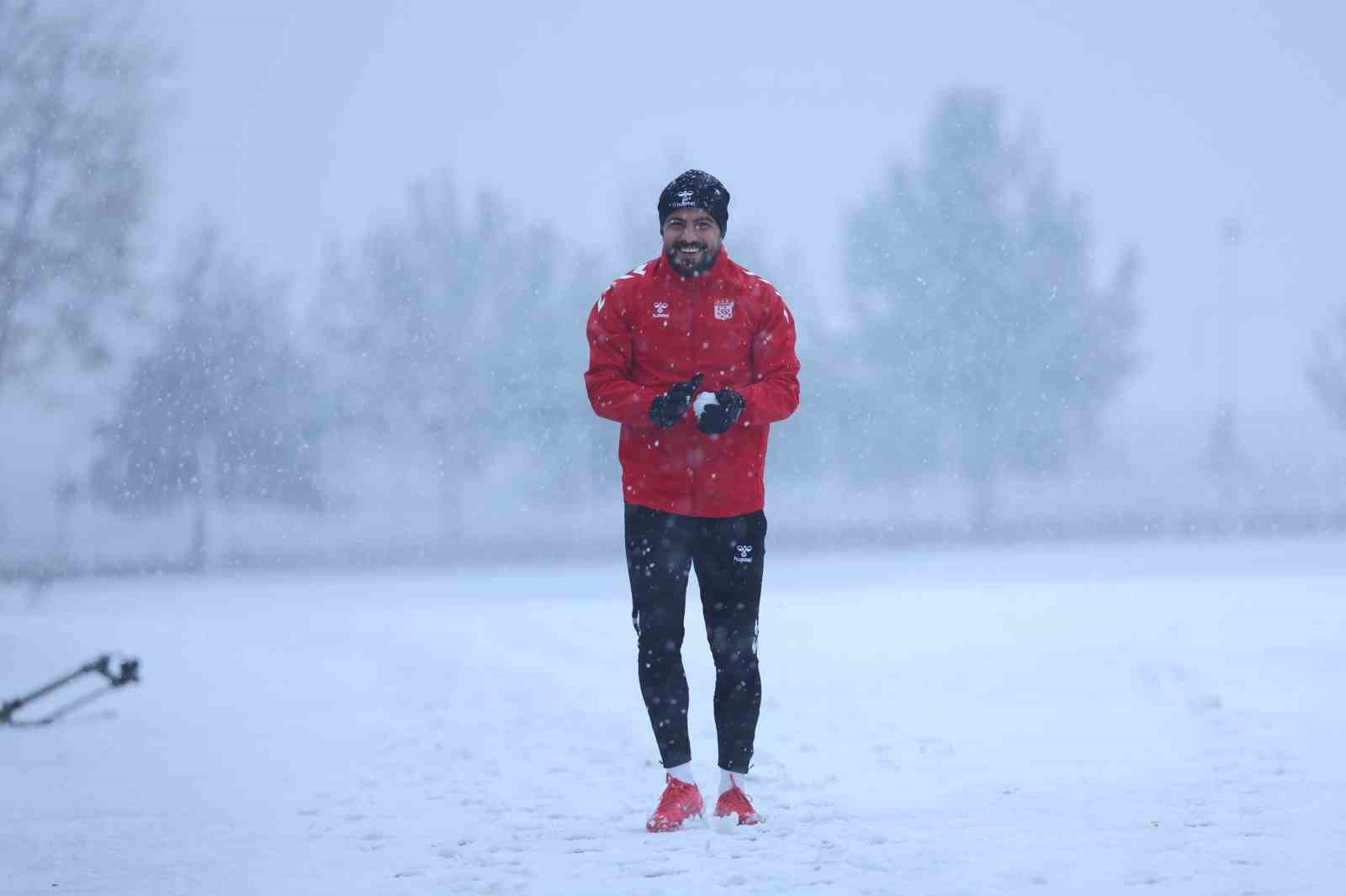 sivasspor kar altinda calisti 2 BcGKRbfM
