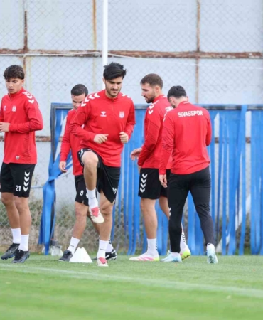 sivasspor-kepezspor-macina-hazir-Ugt4i6pU.jpg