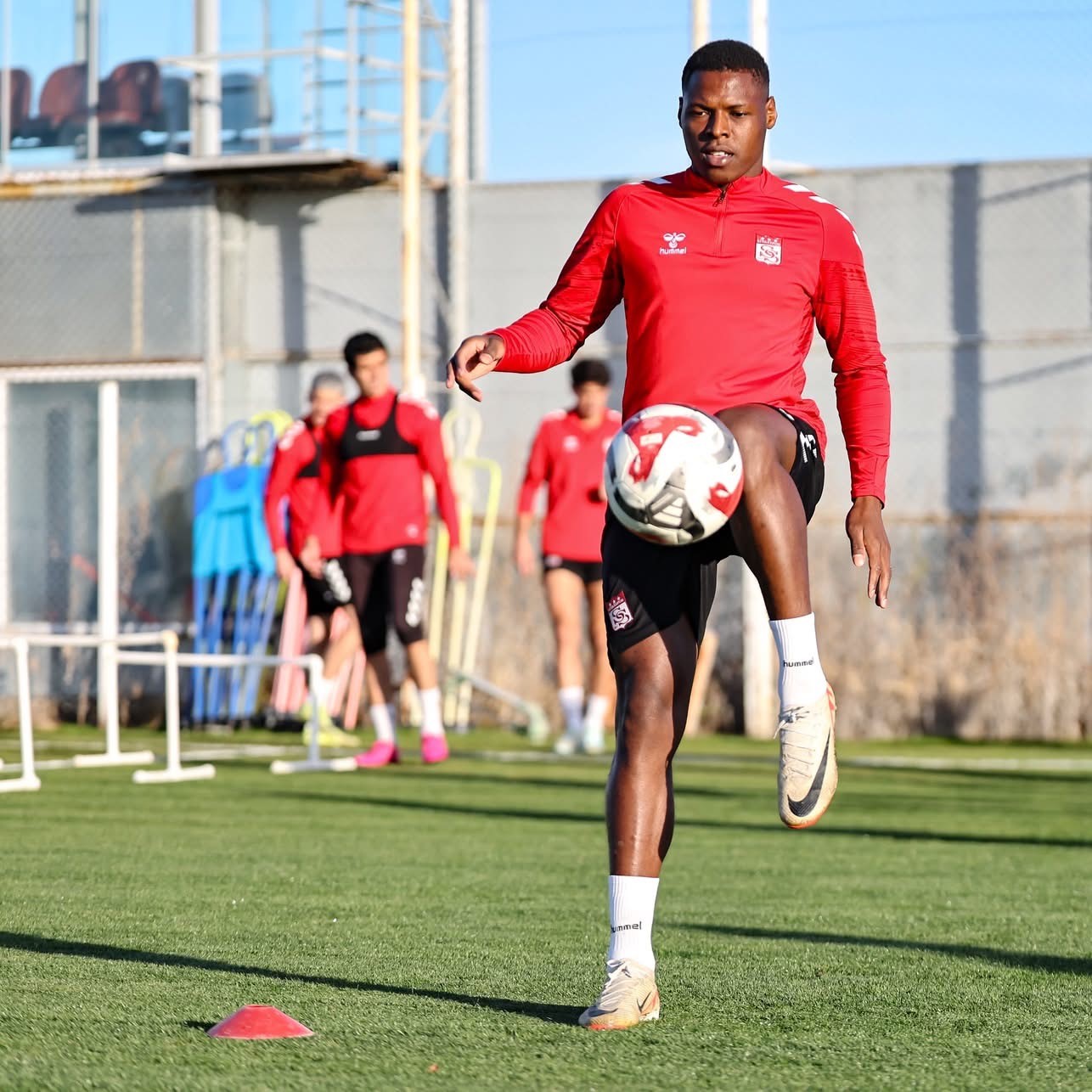 sivasspor manisa fk macinin hazirliklarina basladi 4