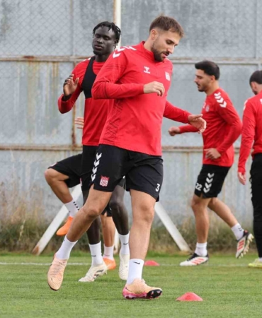 sivasspor-manisa-macina-hazir-TBvwZY1F.jpg