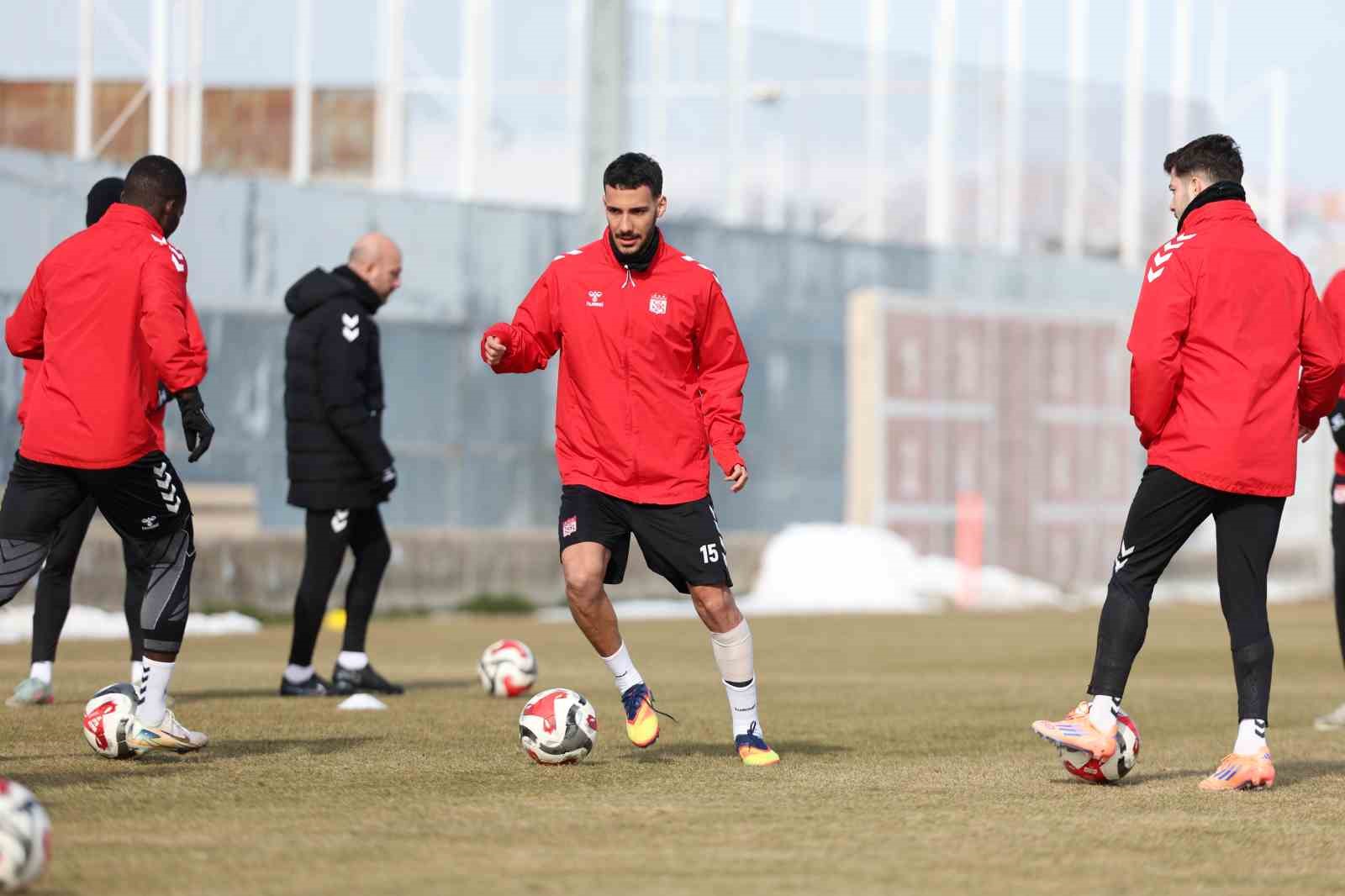 sivasspor pendikspor macina hazirlaniyor 2 qB4tWO7e
