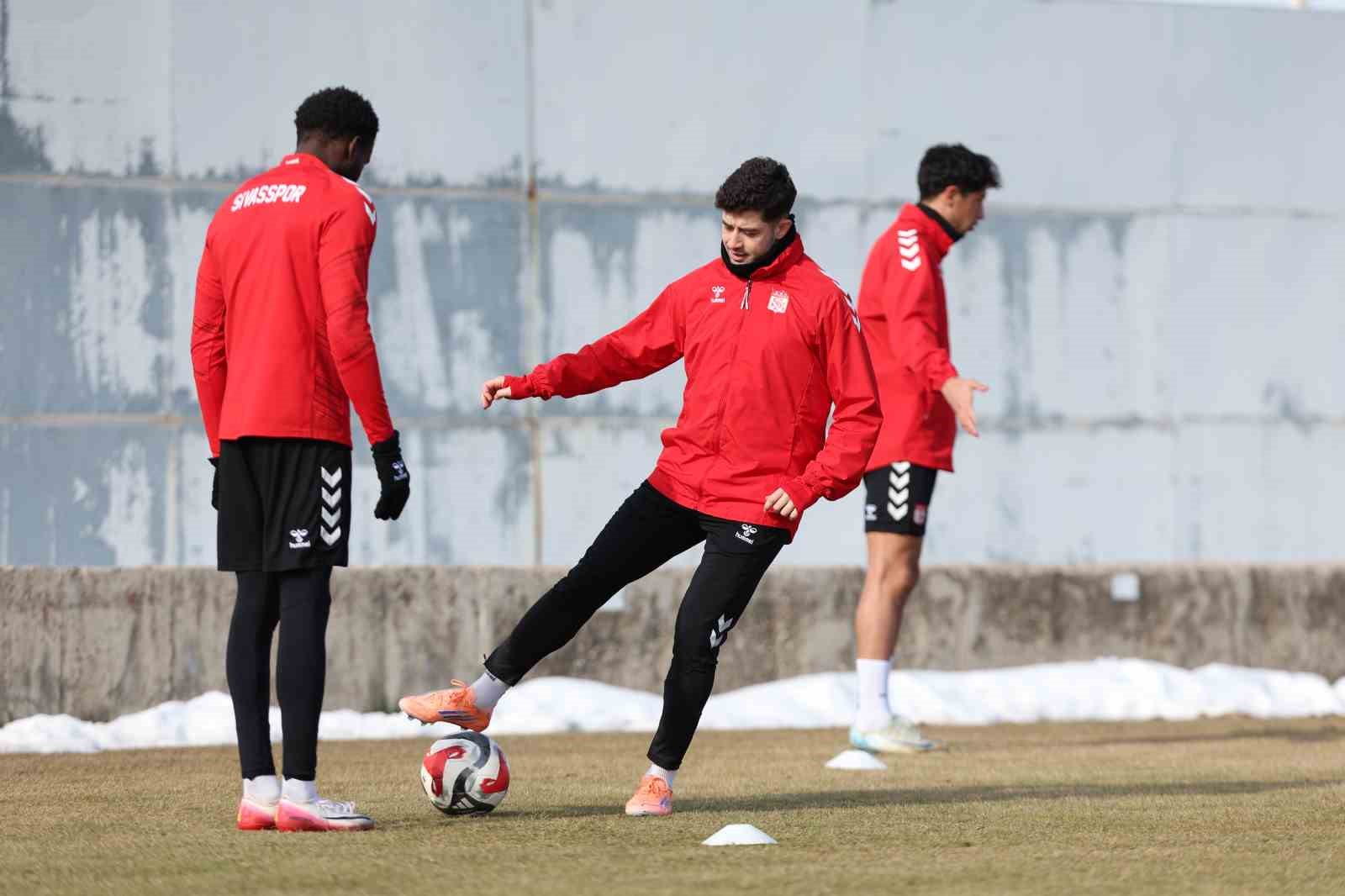 sivasspor pendikspor macina hazirlaniyor 3 7vshiBVJ