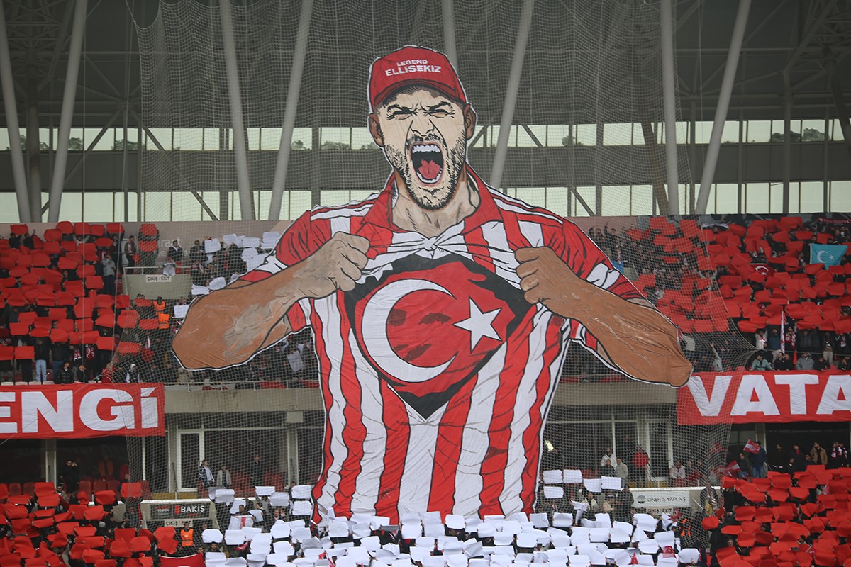 sivasspor taraftarlarindan turk bayragi koreografisi 3 kCvNtwAq