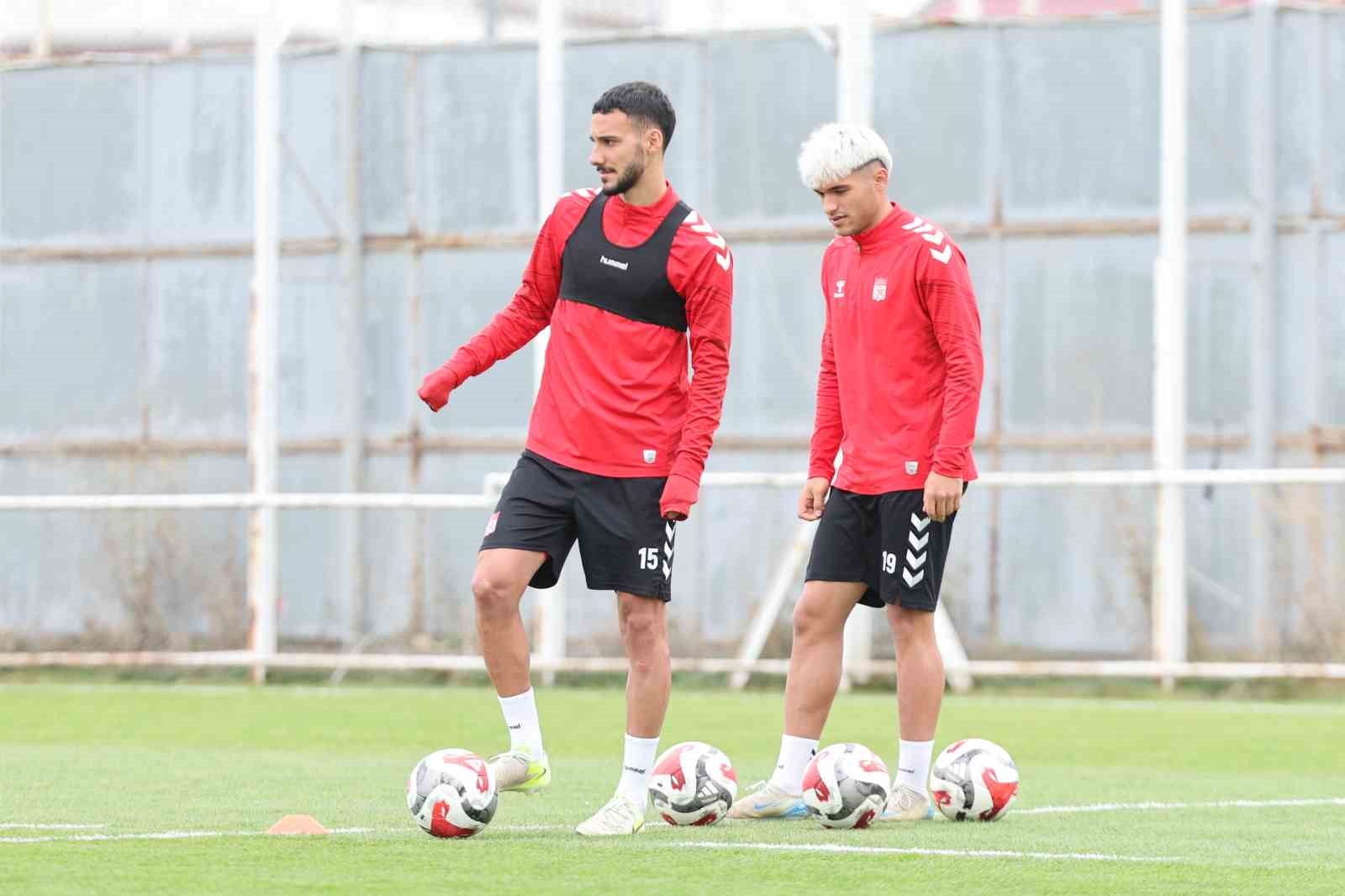 sivasspor teknik direktorsuz calisti 0